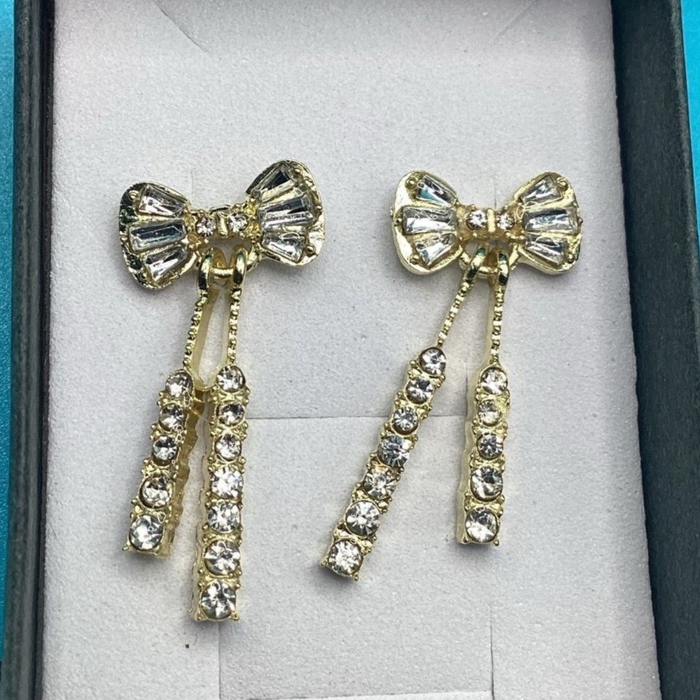 🎀GoldTone Rhinestone Bowknot post back drop  Earrings🎀